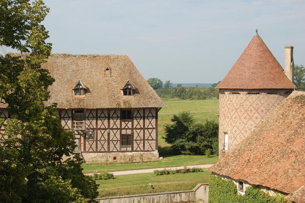 Chateau Du Riau Bed and Breakfast Villeneuve-sur-Allier Buitenkant foto